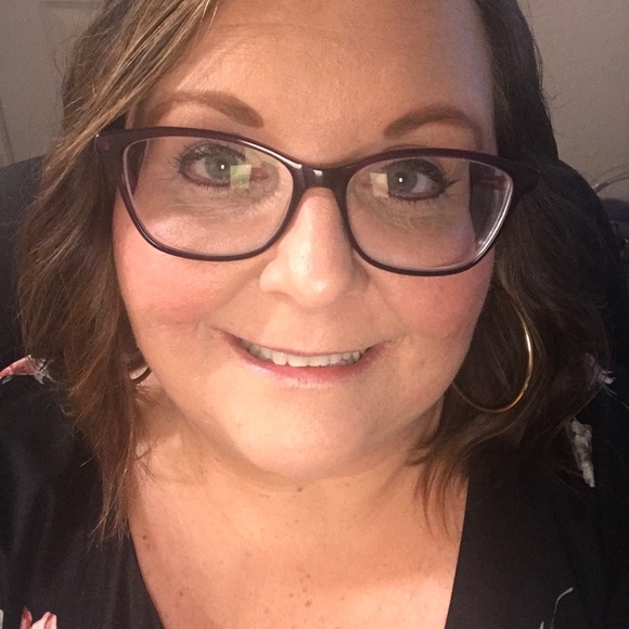 Meet your Posher, Alisa - Picture 2 of 3